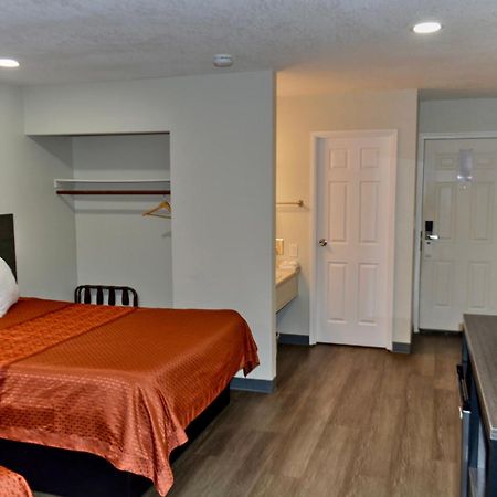 Maverick Motel - Modern Renovated Motel Klamath Falls Exterior photo