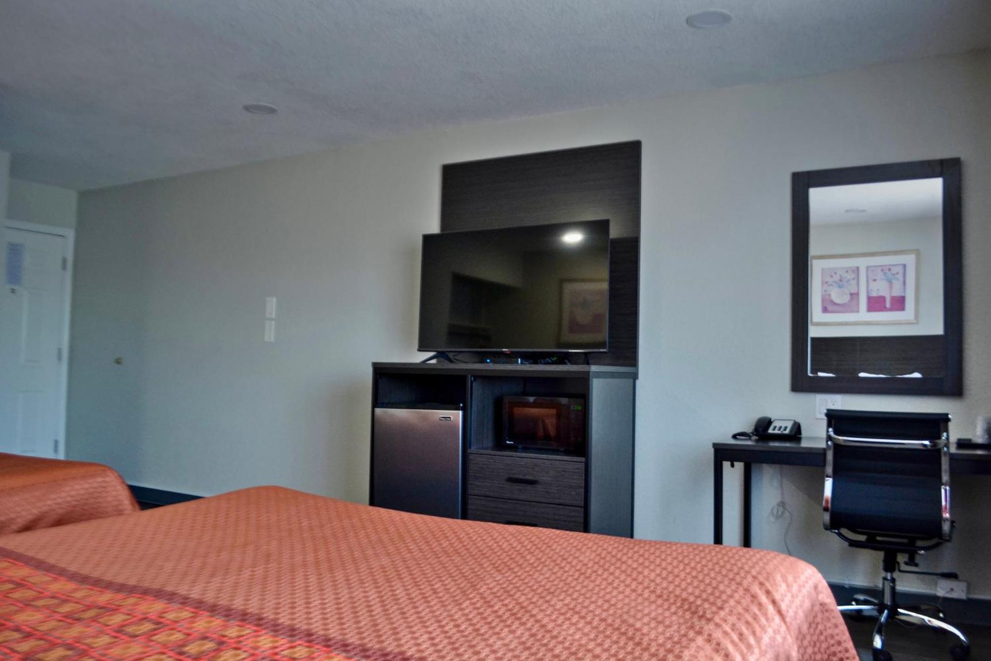 Maverick Motel - Modern Renovated Motel Klamath Falls Exterior photo
