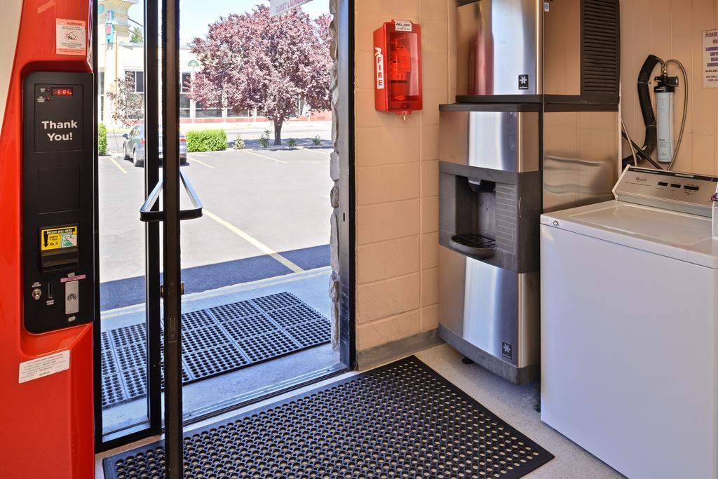 Maverick Motel - Modern Renovated Motel Klamath Falls Exterior photo