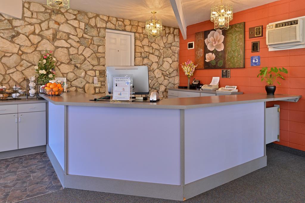 Maverick Motel - Modern Renovated Motel Klamath Falls Exterior photo